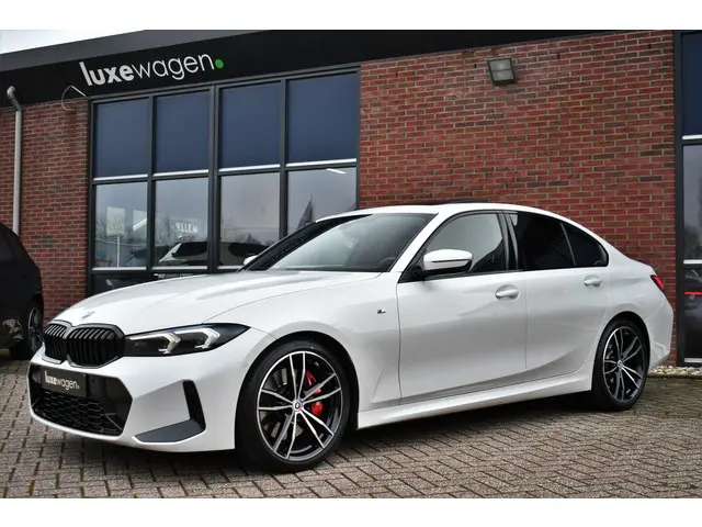 BMW 3 Serie 330 d M-Sport Pro 2023 Diesel 43
