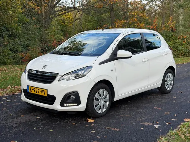 Peugeot 108 1.0 e-VTi Active 2021 Benzine 13