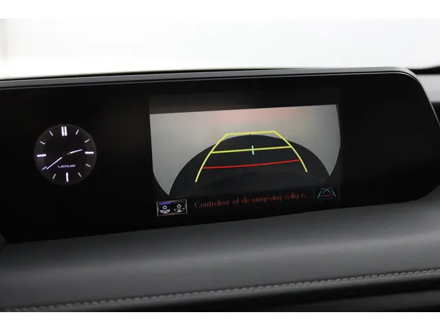 Lexus UX 250h Luxury Line 2022 Hybride Benzine 9