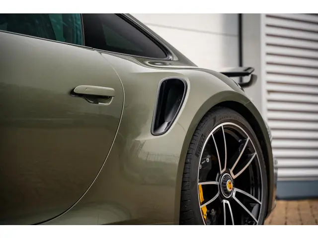 Porsche 911 3.8 Turbo S 2023 Benzine 49