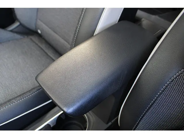 Renault Captur 1.0 TCe 100 Bi-Fuel Intens 2020 Benzine 37