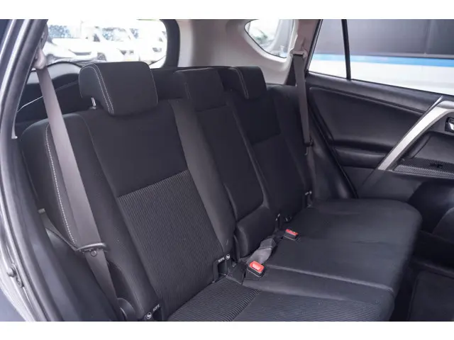 Toyota RAV4 2.2 D 150PK Edition 2015 Diesel 39