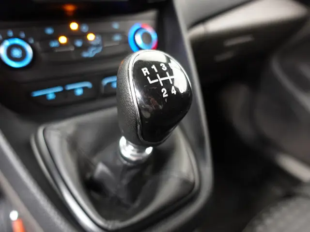 Ford Transit Connect 1.5 EcoBlue L2 Trend 2023 Diesel 19