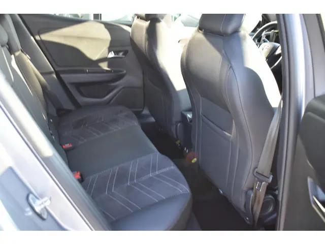 Opel Mokka-e Ultimate 50-kWh 11kw bl. 2022 Elektrisch 17