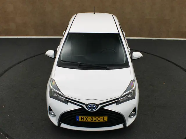 Toyota Yaris 1.5 Hybrid Aspiration 2015 Hybride Benzine 13