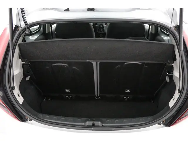 Toyota Aygo 1.0 VVT-i x-play 2022 Benzine 23