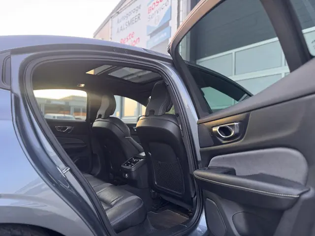 Volvo S60 2.0 T5 Intro Edition 2019 Benzine 14