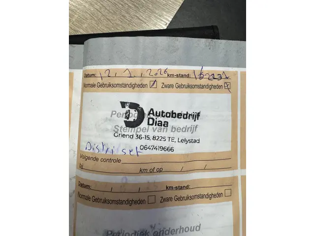 Citroën C4 Cactus 1.2 e-VTi Shine 2015 Benzine 27