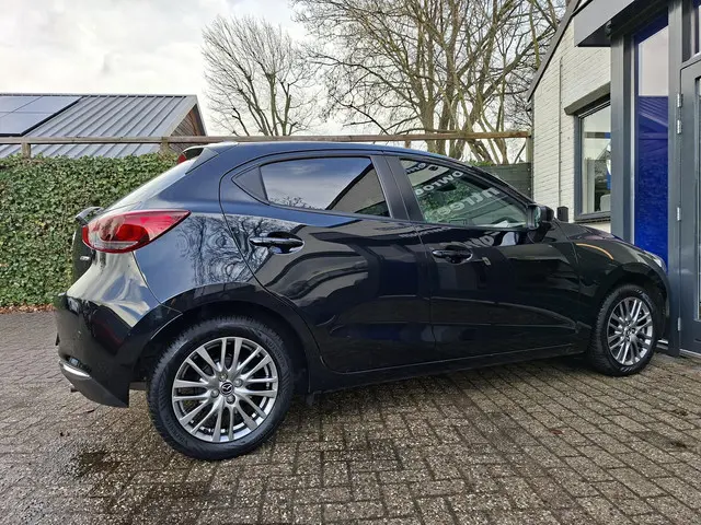 Mazda 2 1.5 Skyactiv-G Luxury 2021 Benzine 4