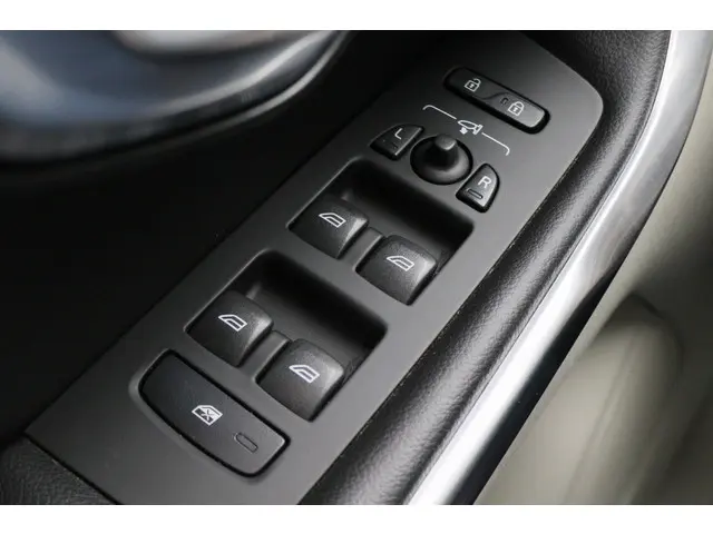 Volvo V40 Cross Country 1.6 T4 Summum 2013 Benzine 28