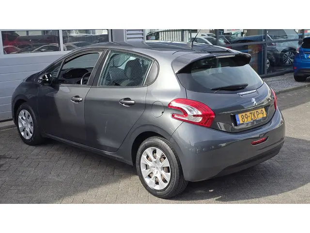 Peugeot 208 1.2 VTi Blue Lease 2012 Benzine 10