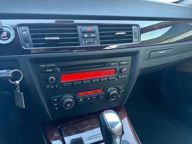 BMW 3 Serie 328i cabrio Xenon Automaat 2013 Benzine 15