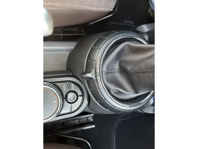 MINI Cooper 2.0 Cooper S Serious Business 2015 Benzine 27