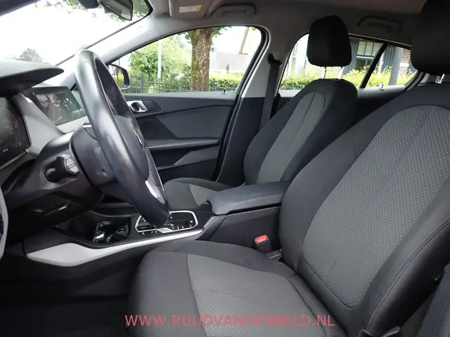 BMW 1 Serie 118i 2021 Benzine 8