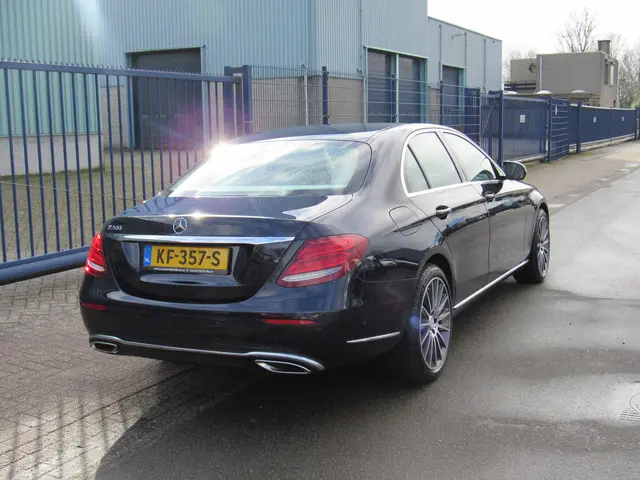 Mercedes-Benz E-Klasse 200 Ambition -- camera -- 2016 Benzine 3