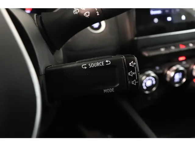 Renault Clio 1.0 TCe 90 GPF techno 2023 Benzine 28