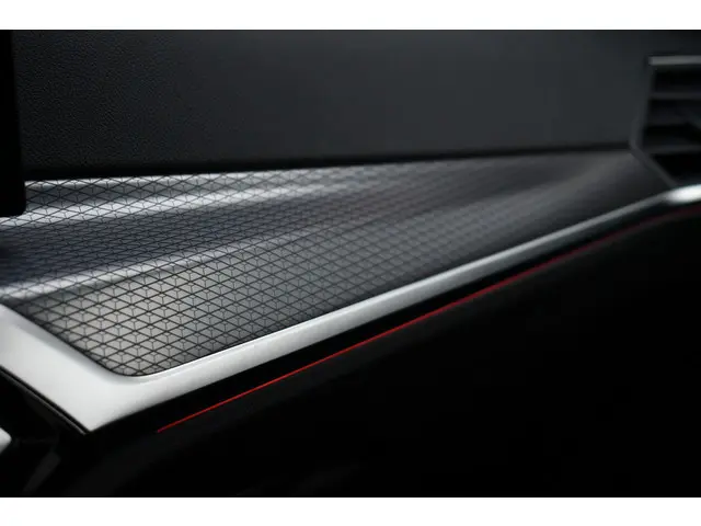 BMW 3 Serie 330 d M-Sport Pro 2023 Diesel 73