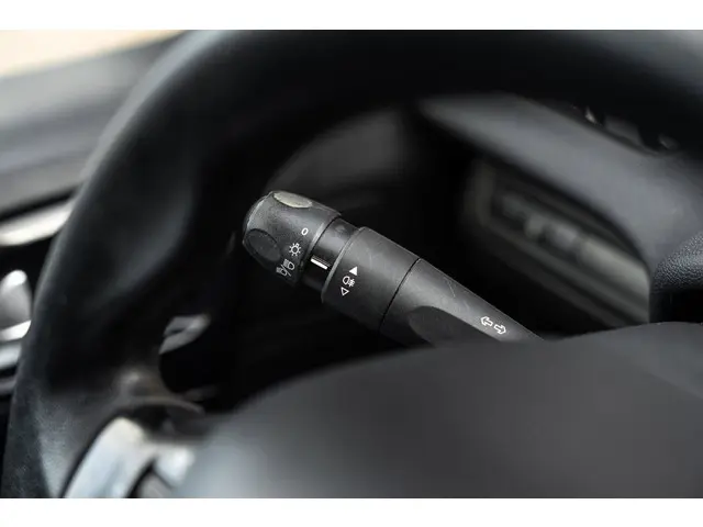 Peugeot 208 1.2 PureTech Active Trekhaak 2017 Benzine 33