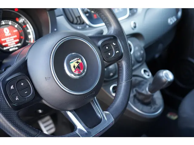 Abarth 595 1.4 T-Jet Abarth 595 Pista 2019 Benzine 17