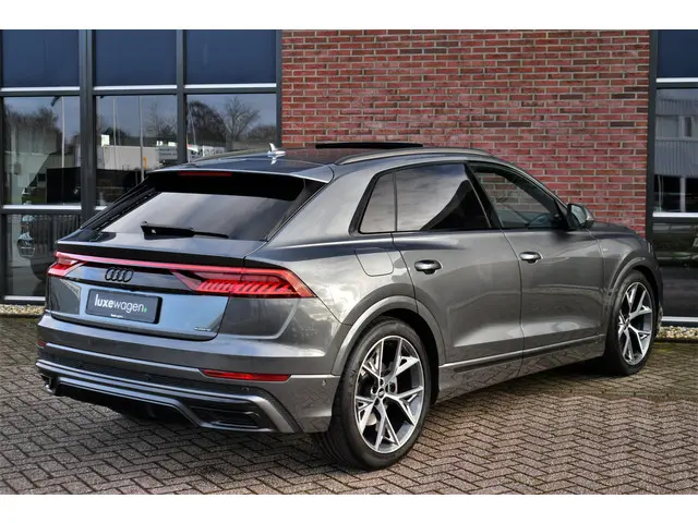 Audi Q8 55 TFSI e quattro S-Line 2022 Hybride Benzine 32