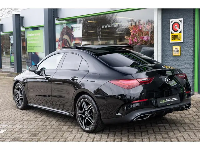 Mercedes-Benz CLA 180 AMG Line 2024 Benzine 35