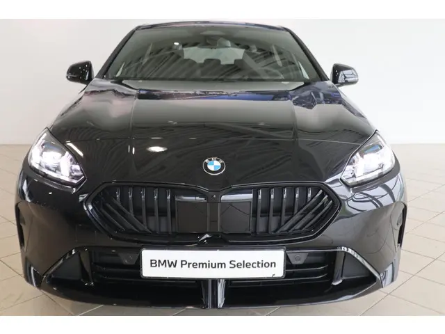 BMW 1 Serie 123 xDrive 2025 Benzine 4