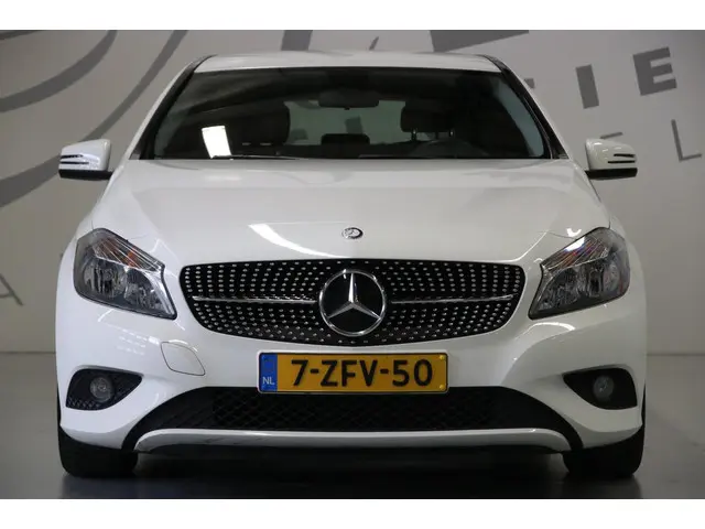Mercedes-Benz A-Klasse 180/ Origineel NL/ NAP 2015 Benzine 2