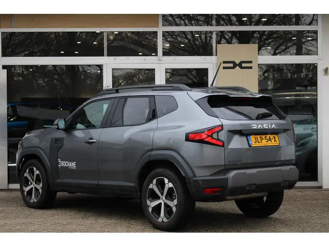 Dacia Duster 1.6 Hybrid 140 Journey 2025 Hybride Benzine 6