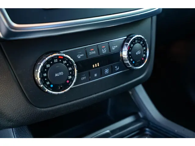 Mercedes-Benz M-Klasse 350 2013 Benzine 17