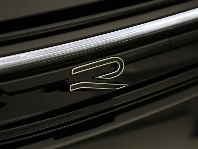 Volkswagen Golf 1.5e TSI 150PK R-Line DSG 2024 Benzine 35