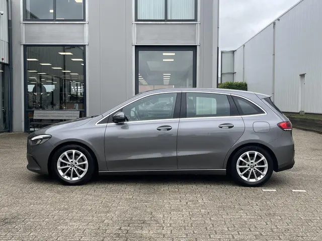 Mercedes-Benz B-Klasse 180 Launch Edition 2020 Benzine 33