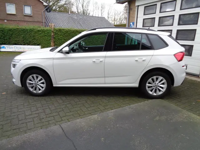 Škoda Kamiq 1.0 TSI Ambition 2023 Benzine 2