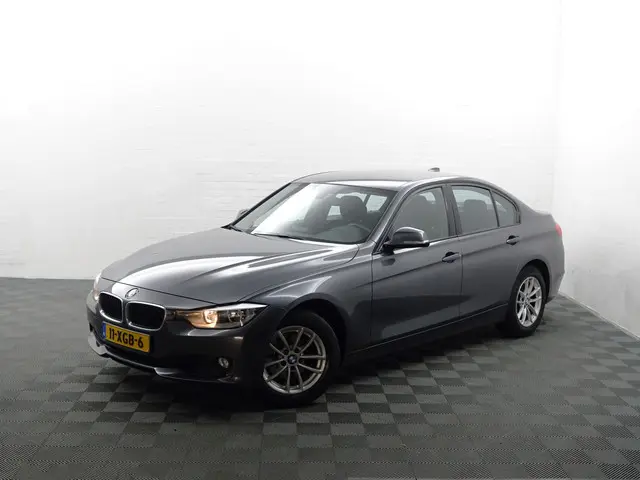 BMW 3 Serie 320i High Executive Aut- 2012 Benzine 23