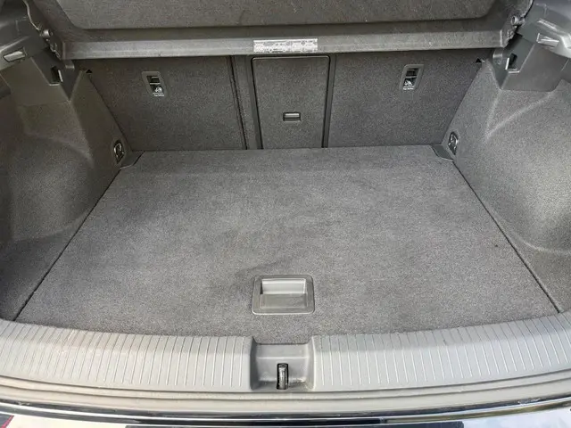 Volkswagen T-Roc 1.5 TSI Sport 2021 Benzine 33
