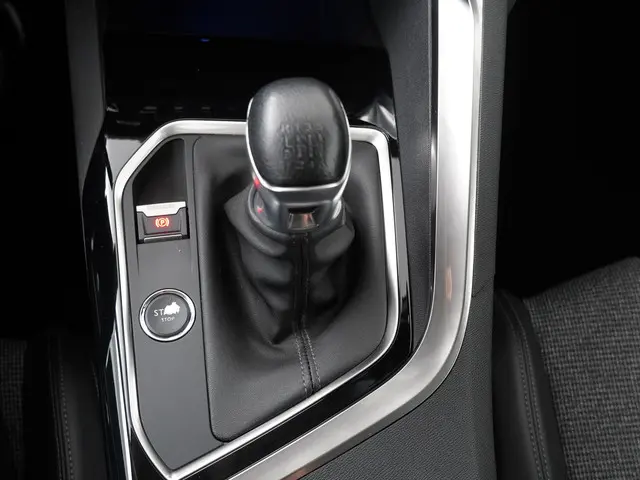 Peugeot 3008 1.2 PureTech Allure 2018 Benzine 22