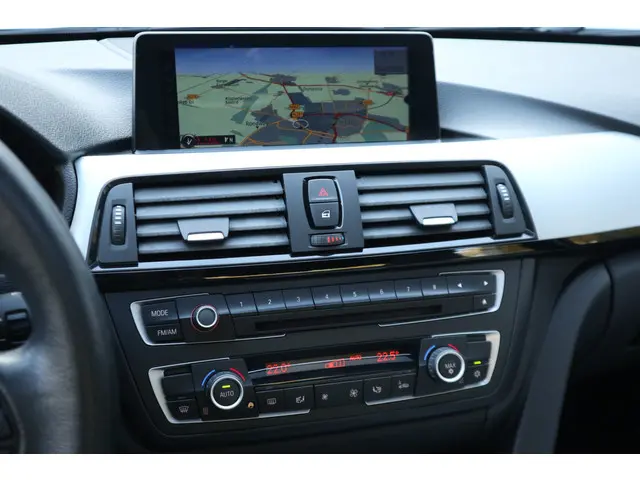 BMW 3 Serie 335i High Executive 2012 Benzine 15