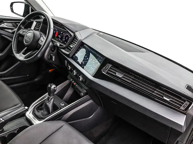 Audi A1 citycarver 25 TFSI 95pk Epic 2020 Benzine 26