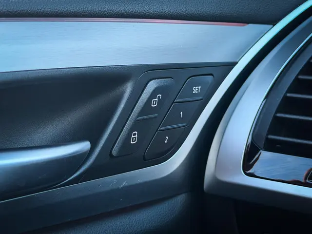 BMW X3 xDrive20i High Executive 2018 Benzine 25