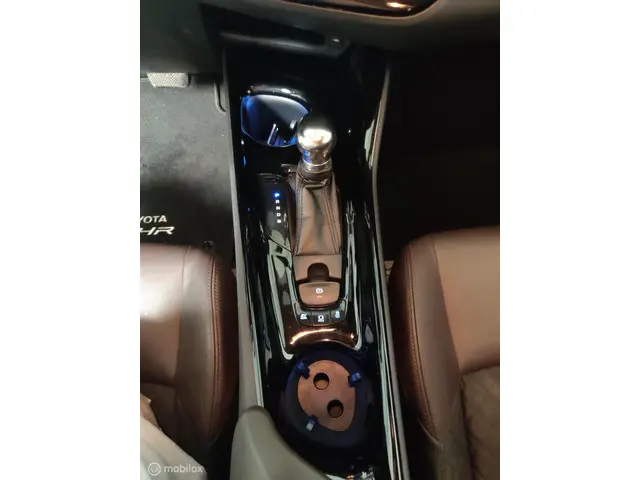 Toyota C-HR 1.8 Hybrid Executive 2018 Hybride Benzine 13