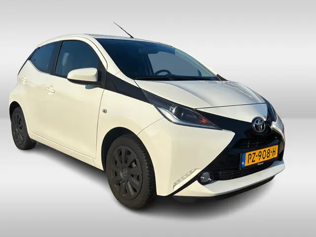 Toyota Aygo 1.0 VVT-i x-play 2017 Benzine 4