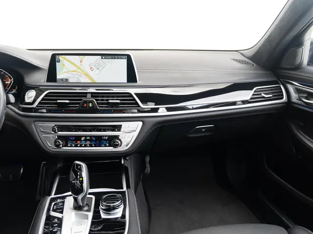 BMW 7 Serie 750Li xDrive 2022 Benzine 9