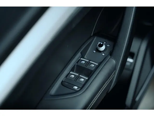 Audi Q5 50 TFSI e S edition 2021 Hybride Benzine 11