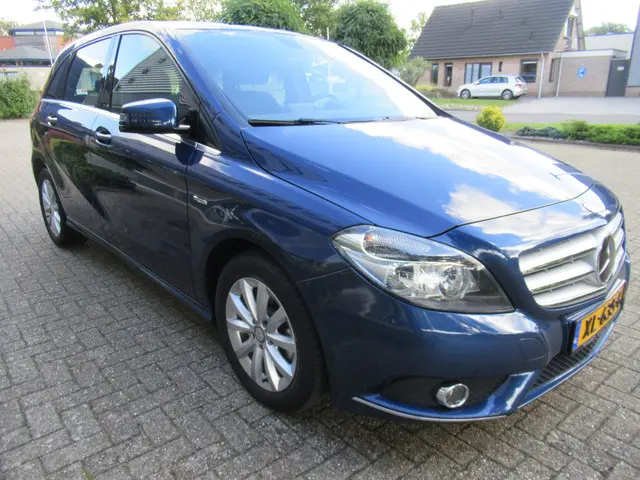 Mercedes-Benz B-Klasse 180 Automaat 2012 Benzine 5