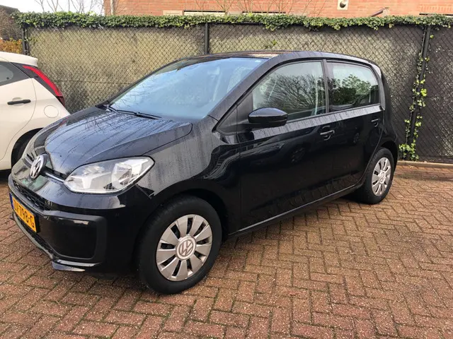Volkswagen up! 1.0 BMT move up! 2019 Benzine 8