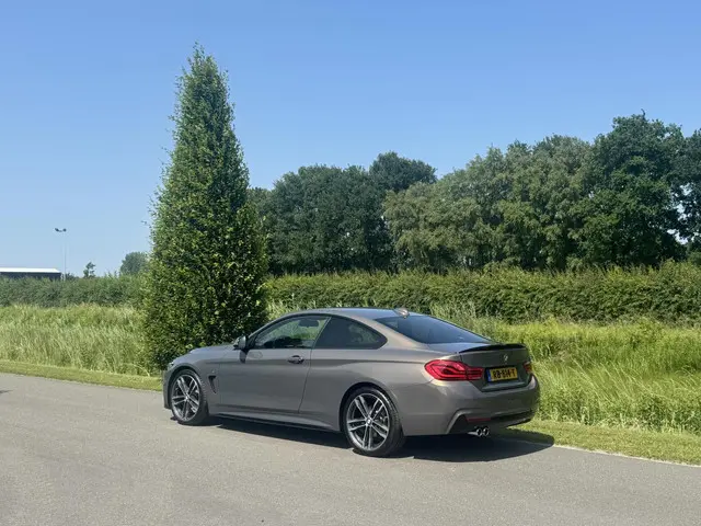 BMW 4 Serie Coupé 420i High Executive 2017 Benzine 36