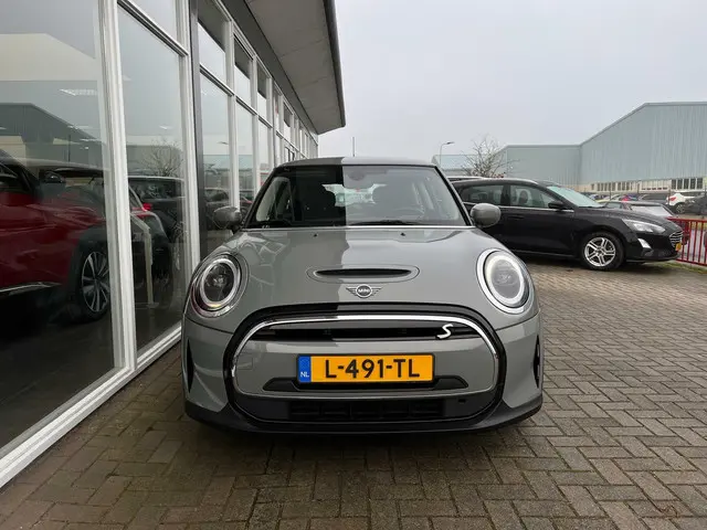 MINI Electric Mini Essential 33 kWh 2021 Elektrisch 19