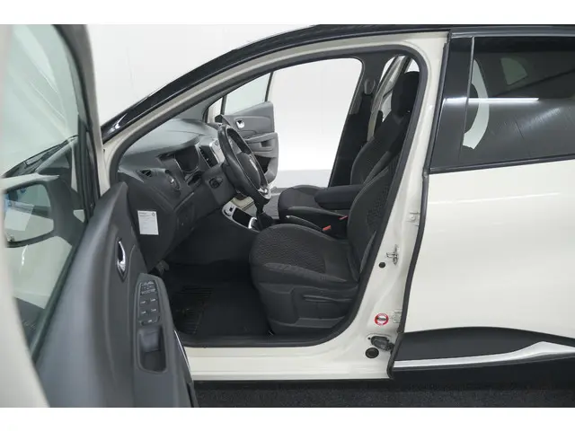 Renault Captur TCe 90 Intens 2017 Benzine 25