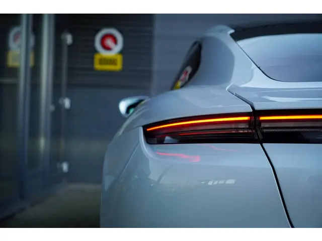 Porsche Taycan Performance 84 kWh 2021 Elektrisch 39