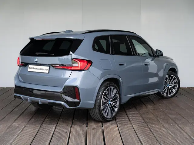 BMW X1 xDrive30e 2023 Hybride Benzine 2