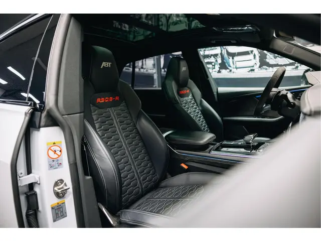 Audi RSQ8 4.0 TFSI quattro 2022 Benzine 23